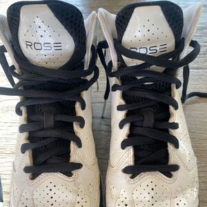 Derrick Rose BasketBAll Shoes 